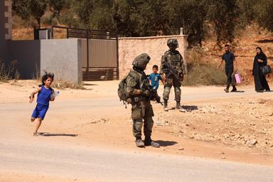 Media, Idf revoca ordine evacuazione a famiglie palestinesi assediate a Qusra