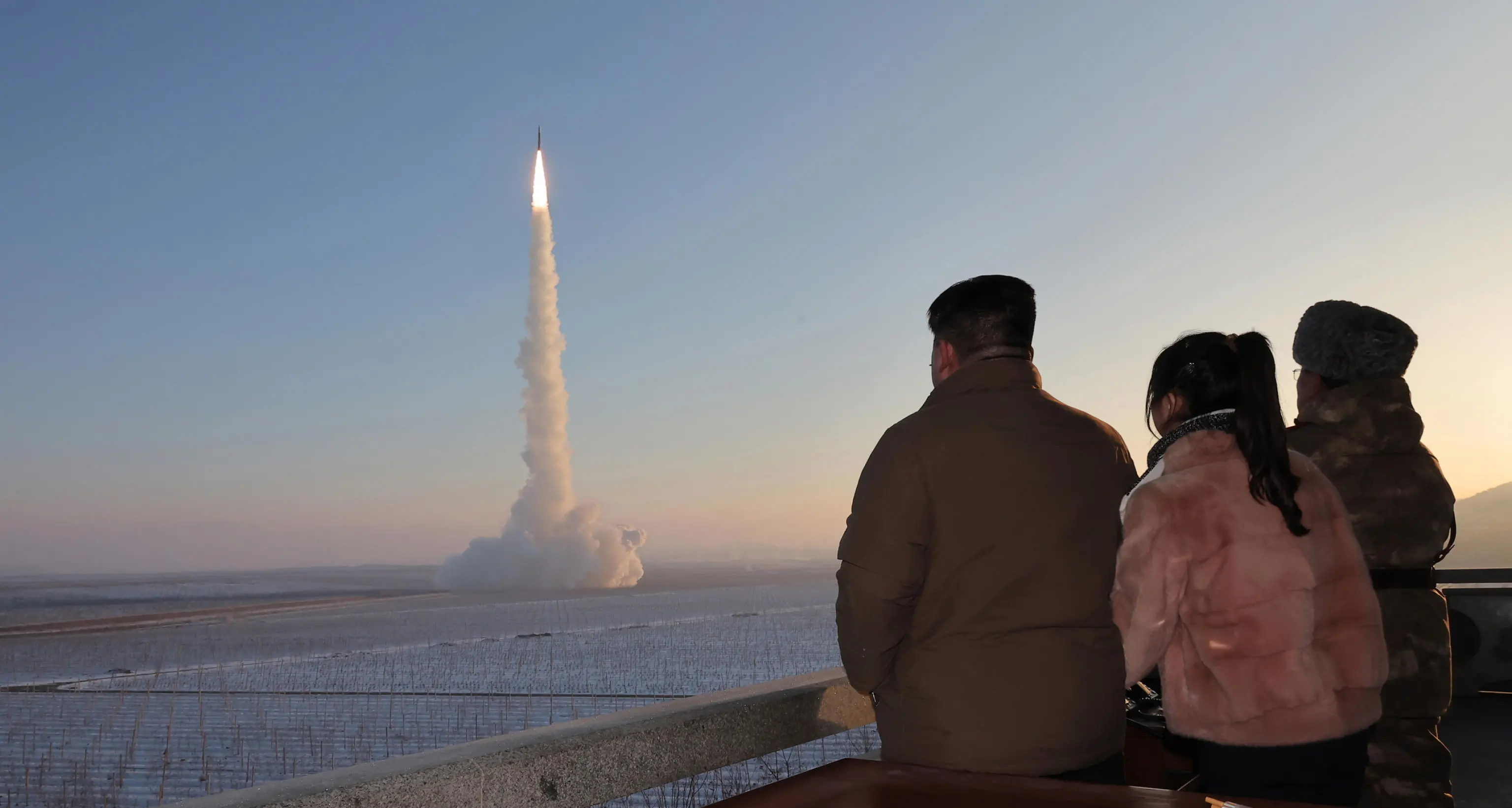 Corea del Nord, Kim: aumentare la produzione di lanciamissili