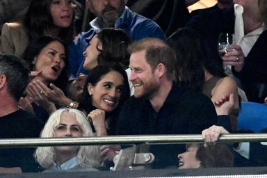 Media, Harry e la moglie Meghan torneranno questo mese a vivere in Gb