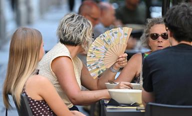 Caldo, calano a 19 le città da bollino rosso domani e domenica
