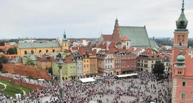 Polonia: domenica in piazza contro Polexit su invito di Tusk