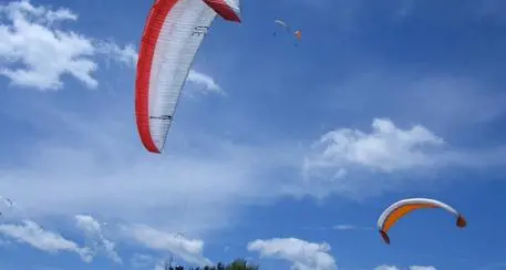 Tragedia all’Ortles, precipita con il parapendio e muore una trentenne altoatesina