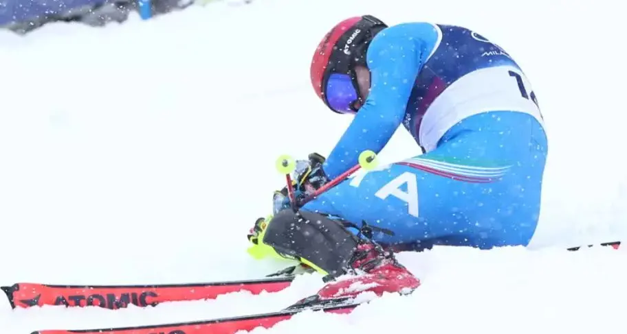 Lo slalom di Vinatzer dura 23 secondi, poi la caduta. Olimpiade da dimenticare