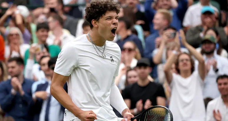 Sarà Shelton l’avversario di Jannik Sinner agli ottavi di Wimbledon: l’altoatesino conduce per 2-1 nei precedenti