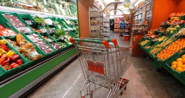 Sciopero dei lavoratori della grande distribuzione a Bolzano, i sindacati: «Federdistribuzione mortifica il rinnovo del contratto»