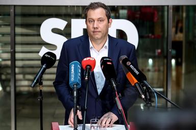 Crisi dell'Spd, entro gennaio congresso per eleggere nuovi vertici