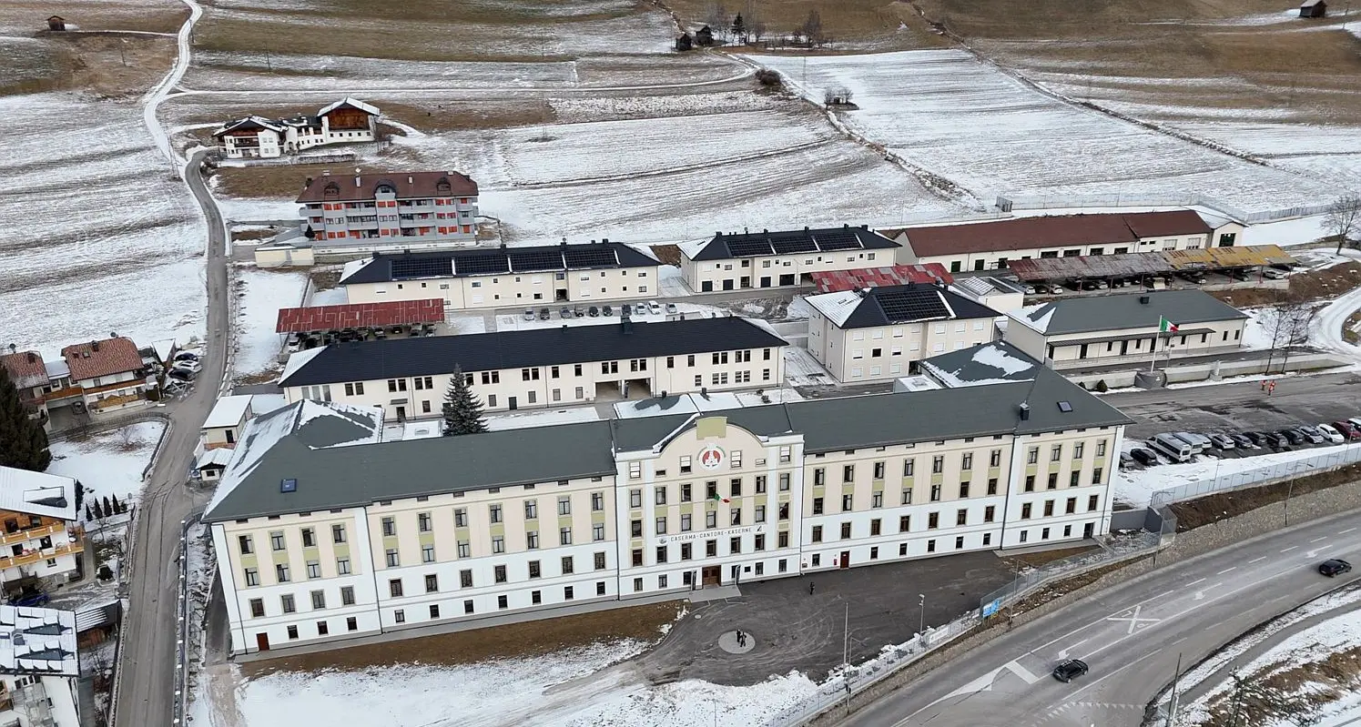 San Candido, dopo la ristrutturazione, inaugurata la caserma Cantore degli Alpini