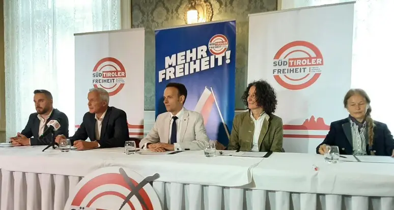 Süd-Tiroler Freiheit rinuncia alle Europee e chiede una circoscrizione Euregio