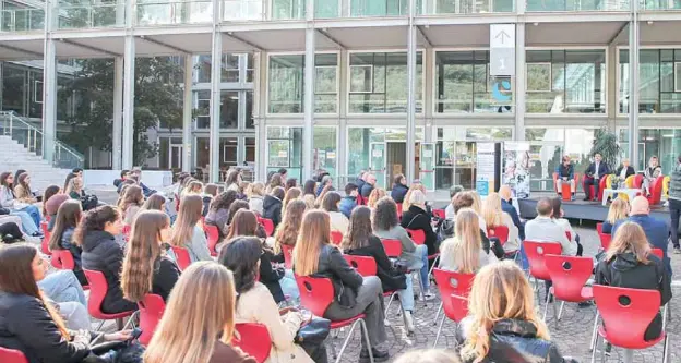 Scuola di sanità, record iscrizioni di infermieri igienisti dentali e fisioterapisti