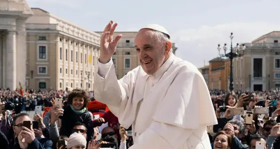 Il cordoglio di Kompatscher per papa Francesco: «Ha costruito ponti, attento alle minoranze»
