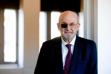 Rushdie, c'è molta pressione sulla libertà di parola, ma gli scrittori sono ostinati