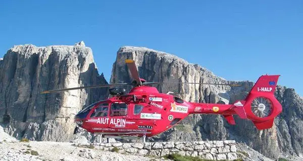Precipita con il parapendio sul Sassongher, grave un uomo di 66 anni