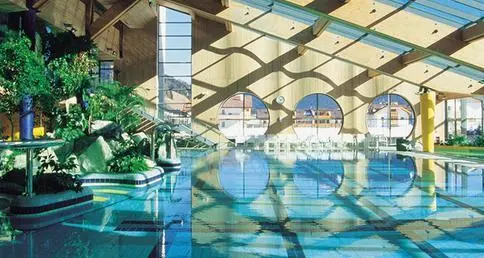 Caro energia, 13,5 milioni extra per Rsa e piscine in Alto Adige