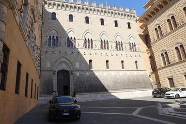 Mps, il premio offerto da Intesa resta inferiore alla media