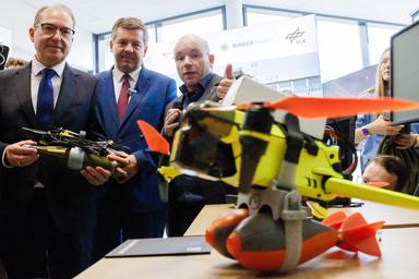 Media, spunta un terzo drone nell'attacco a Lipsia, esplosivo a bordo