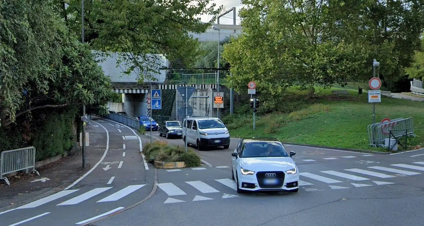Sottopasso Oltrisarco-via Trento: via al doppio senso di marcia con il semaforo riprogrammato