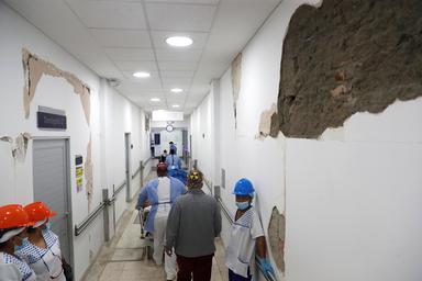 Colombia, non ce l'ha fatta la donna estratta dalle macerie a Cali dopo 40 ore
