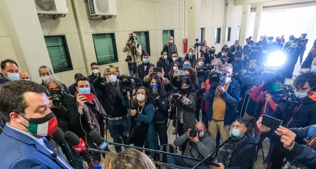 Gregoretti: Salvini su twitter, merito il processo?