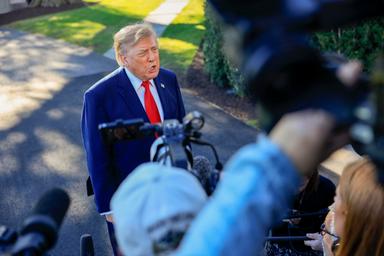 Giudice ordina a Trump di deporre entro l'11 dicembre nella causa contro la Bbc