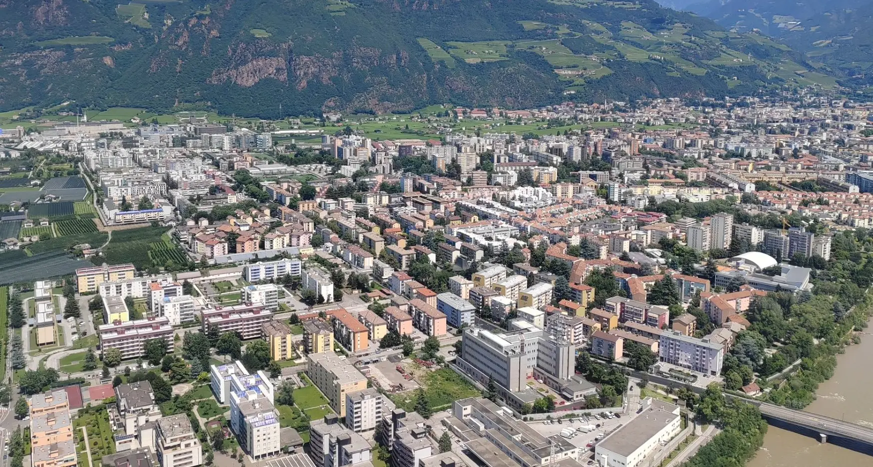 Bolzano presenta il bilancio 2026: niente tagli e 60 milioni di opere