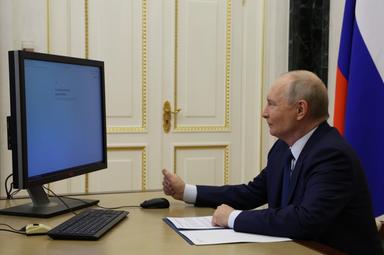 Putin ha votato online per le elezioni parlamentari