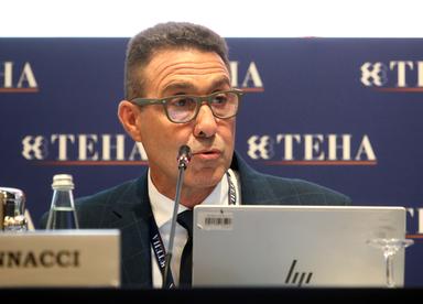 Vannacci, Ue schierata con Ucraina ma importa ancora gas russo, schizofrenia