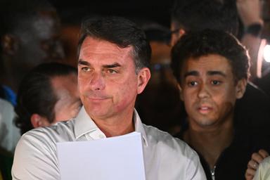 Flavio Bolsonaro, 'la polizia mi ha tolto il passaporto'