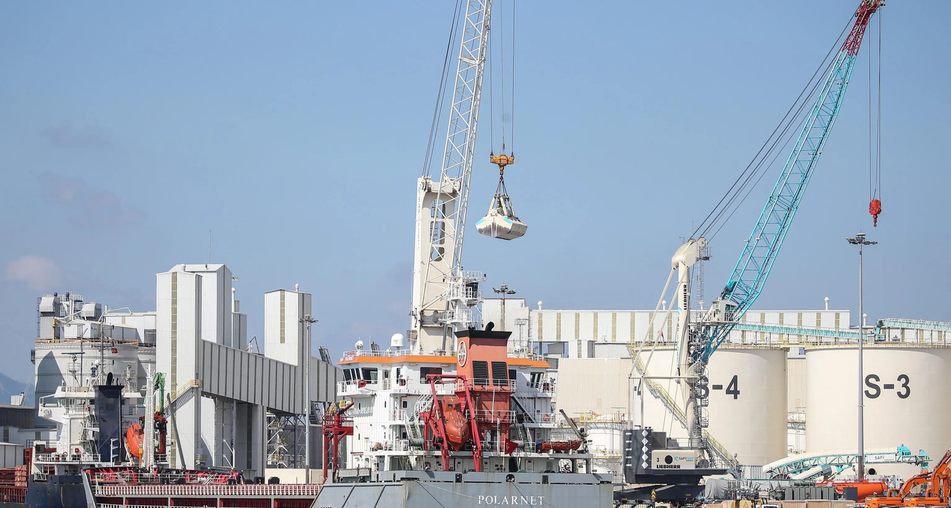 Turchia: forte esplosione al porto di Derince