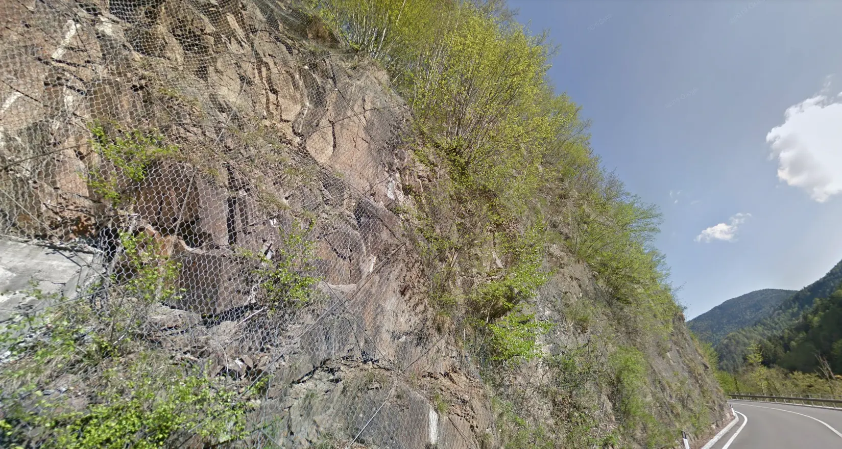 Caduta massi a Nova Levante, al via i lavori per quattro paramassi