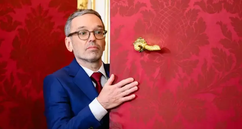 La virata austriaca verso l’estrema destra preoccupa Bolzano. Kompatscher: «Ma l’importante è che ci sia un governo stabile»