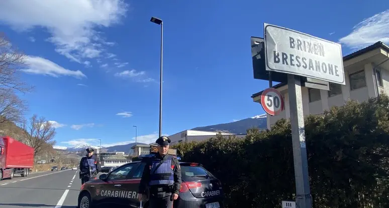 Ventenne denunciato per il pestaggio alla stazione di Bressanone