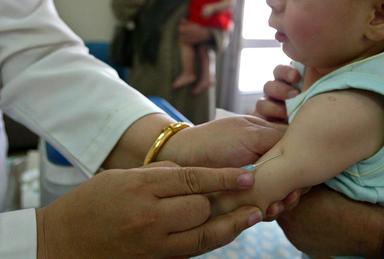 Assistenti sanitari, le tre vie per colmare il divario sulle vaccinazioni dei bambini