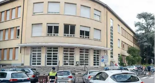 Ancora intrusioni alle ex Pascoli: sgomberati i giacigli di fortuna