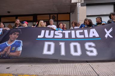 Maradona, cardiologo al processo: 'Morte improvvisa e cuore normale'
