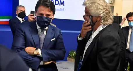 Arriva l’apertura di Grillo a Draghi premier, Di Battista non ci sta