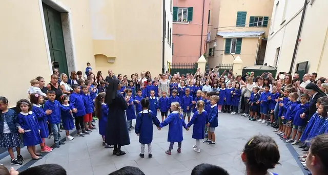 Vaticano: scuole cattoliche, rispetto Chiesa o dimissioni