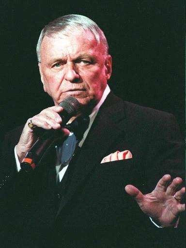 'Hello Frank', quando Sinatra disse a Trump 'sarai presidente'