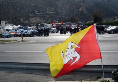 Comitato autotrasportatori Sicilia revoca il fermo