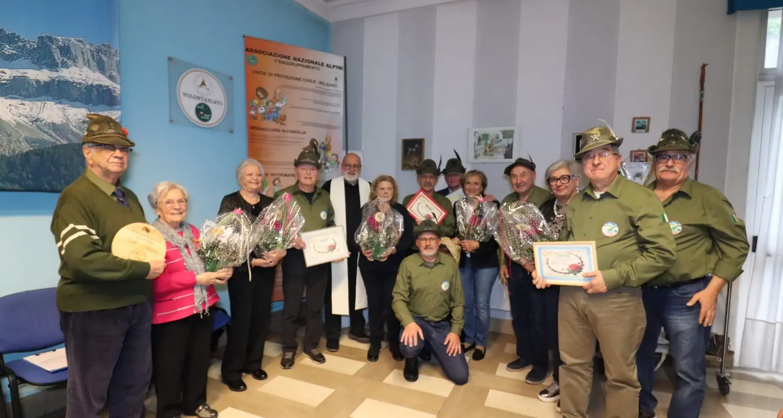 Alla castagnata degli alpini si festeggiano nozze di platino