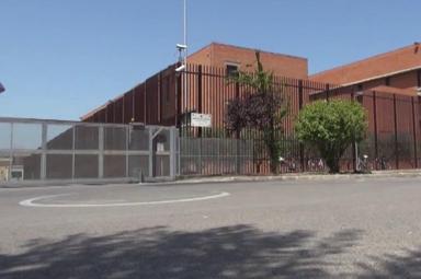 Indagato per tentato omicidio agente che ha sparato a fuggitivo a Prato