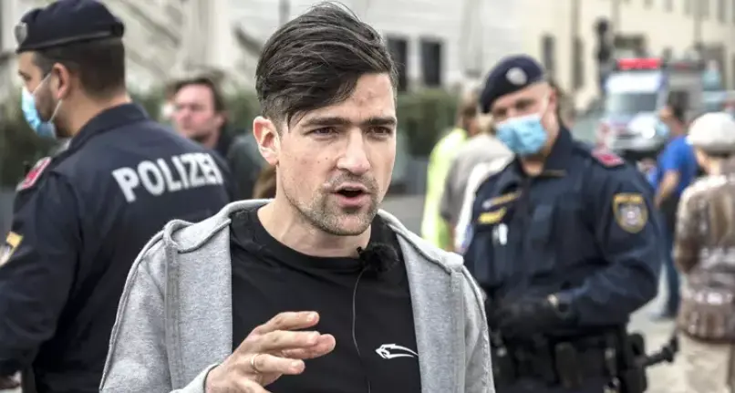 Revocata a Bolzano la sala per Martin Sellner sulla remigrazione