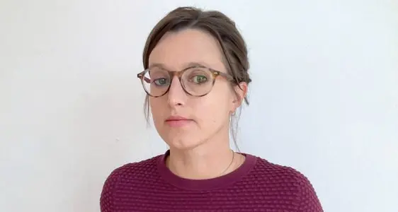 Premio Paul Flora 2024: a vincere è l’artista meranese Linda Jasmin Mayer