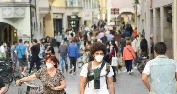 L’Alto Adige allenta le restrizioni: cade l'obbligo delle mascherine ffp2 e dal 7 giugno coprifuoco da mezzanotte