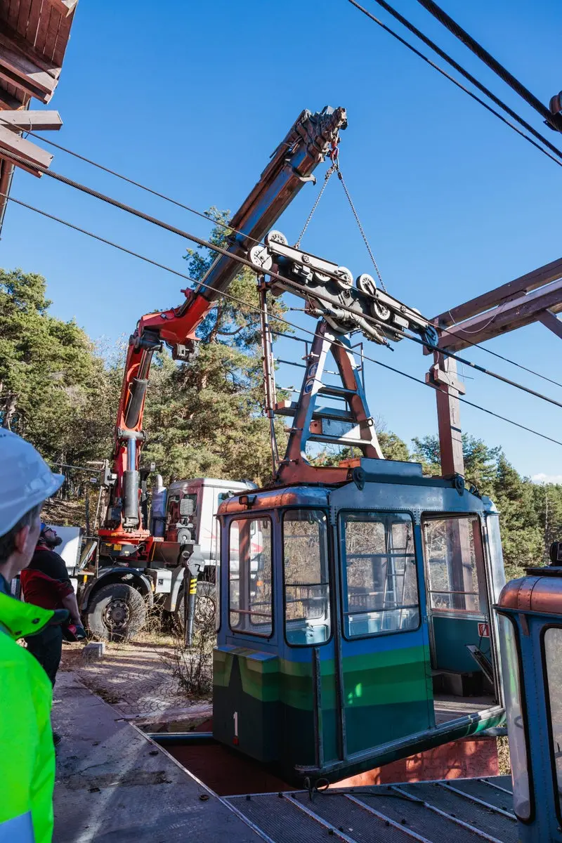 Funivia di San Genesio, prosegue la demolizione: il nuovo impianto trasporterà fino a 360 persone all’ora