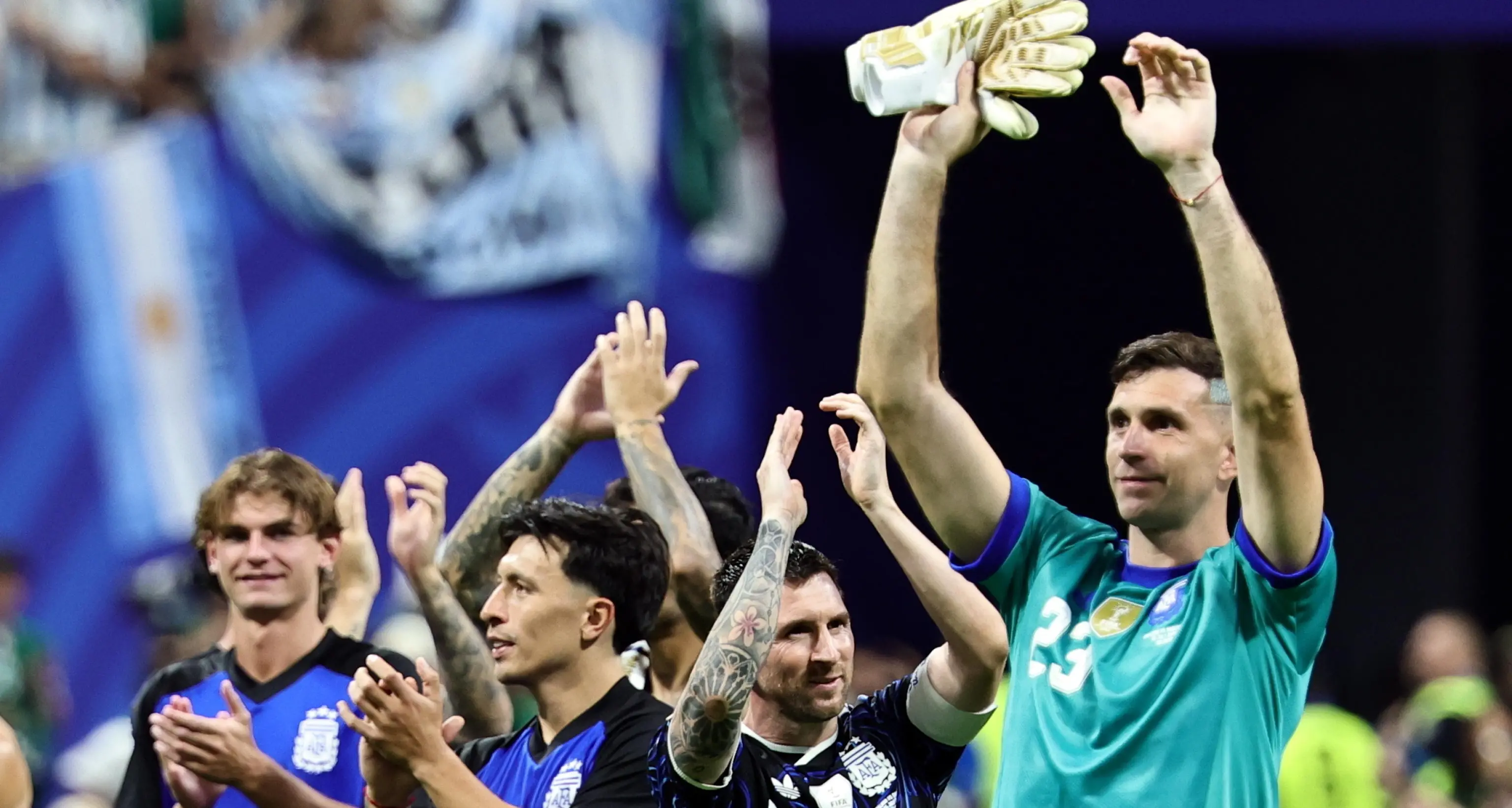 Mondiali: festa Messi e compagni con striscione 'Le Malvinas sono argentine'