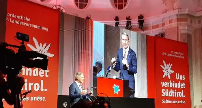 Congresso Svp, Kompatscher: «Serve un Alto Adige equo e sostenibile»