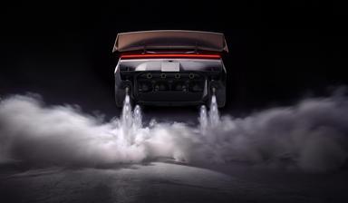 Musk lancia Roadster, la sua pima auto volante