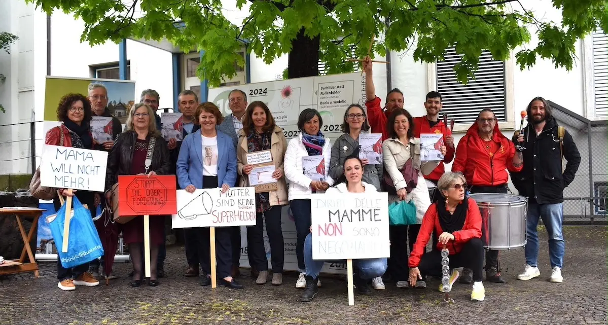 «La mamma non ci sta più»: superare gli stereotipi di genere sulla maternità in Alto Adige