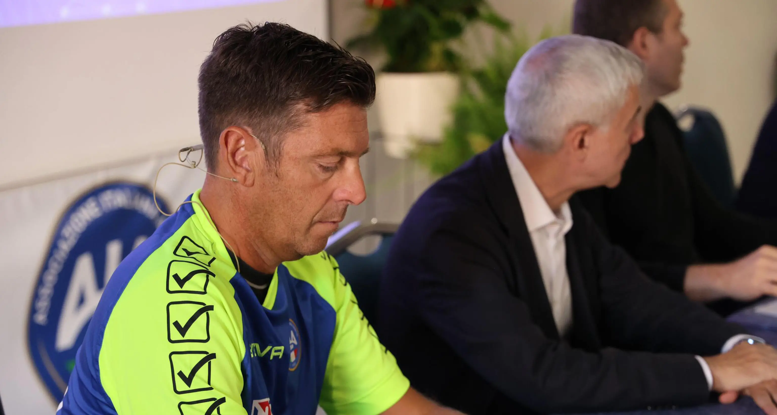 Pm Monza: 'Archiviare l'inchiesta sugli arbitri per le 'bussate' in sala Var'