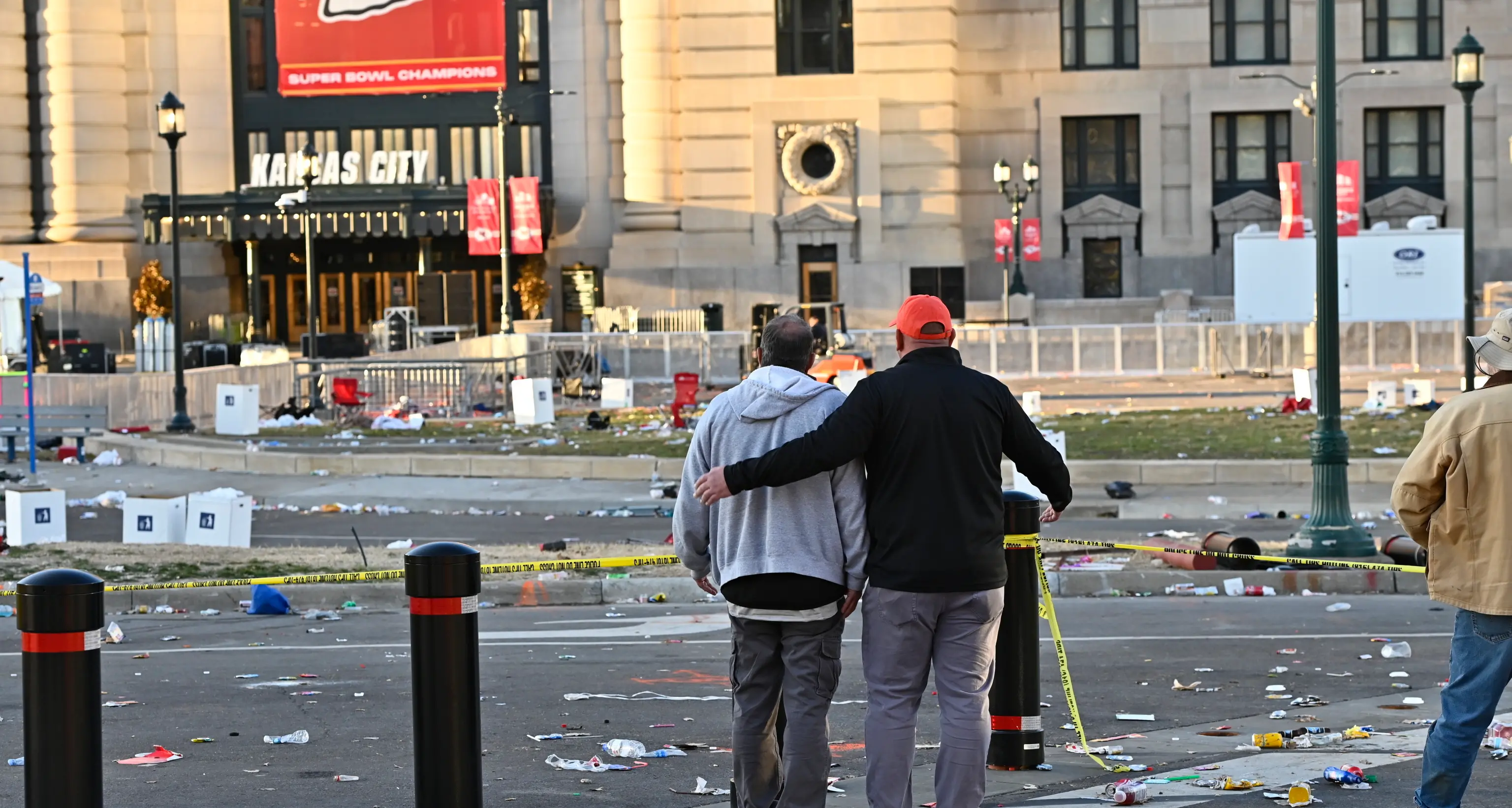 Spari a parata Super Bowl, Biden: fermare la violenza delle armi